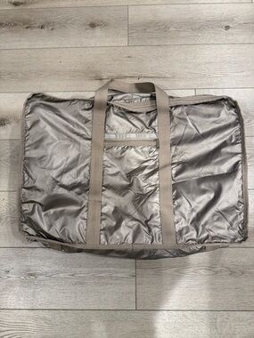 Lesportsac Extra Large Soft Luggage Piece in Pearl Metallic